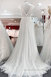 Simple Long A-line V-neck Tulle Appliques Lace Wedding Dresses